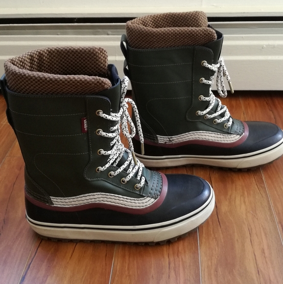 VANS Snow/Winter boots - Picture 1 of 3